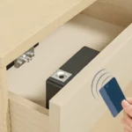 قفل ذكي خشبي بدون مفتاح – تصميم خفي وأمان ذكي - Image 2